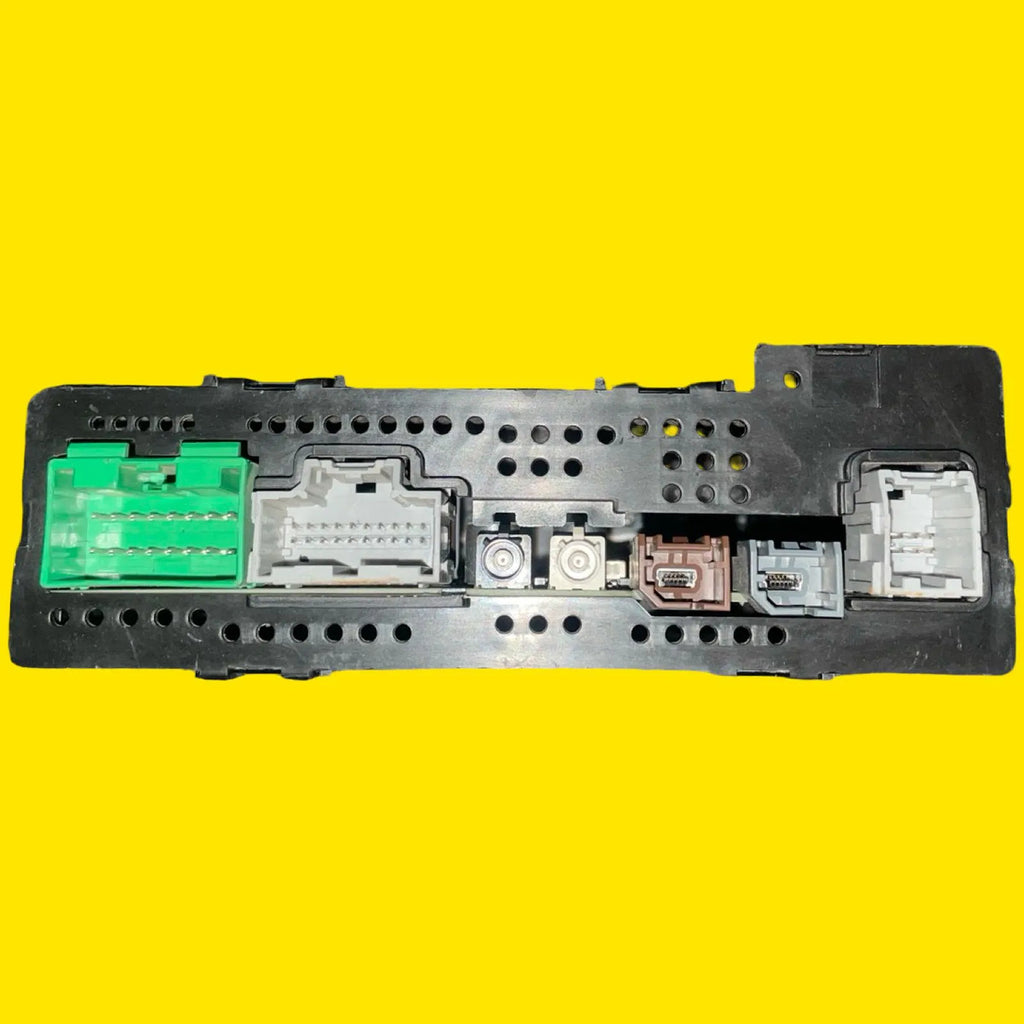 Modulo Radio Amplificado Silverado/sierra 15-23 84062065 Negro