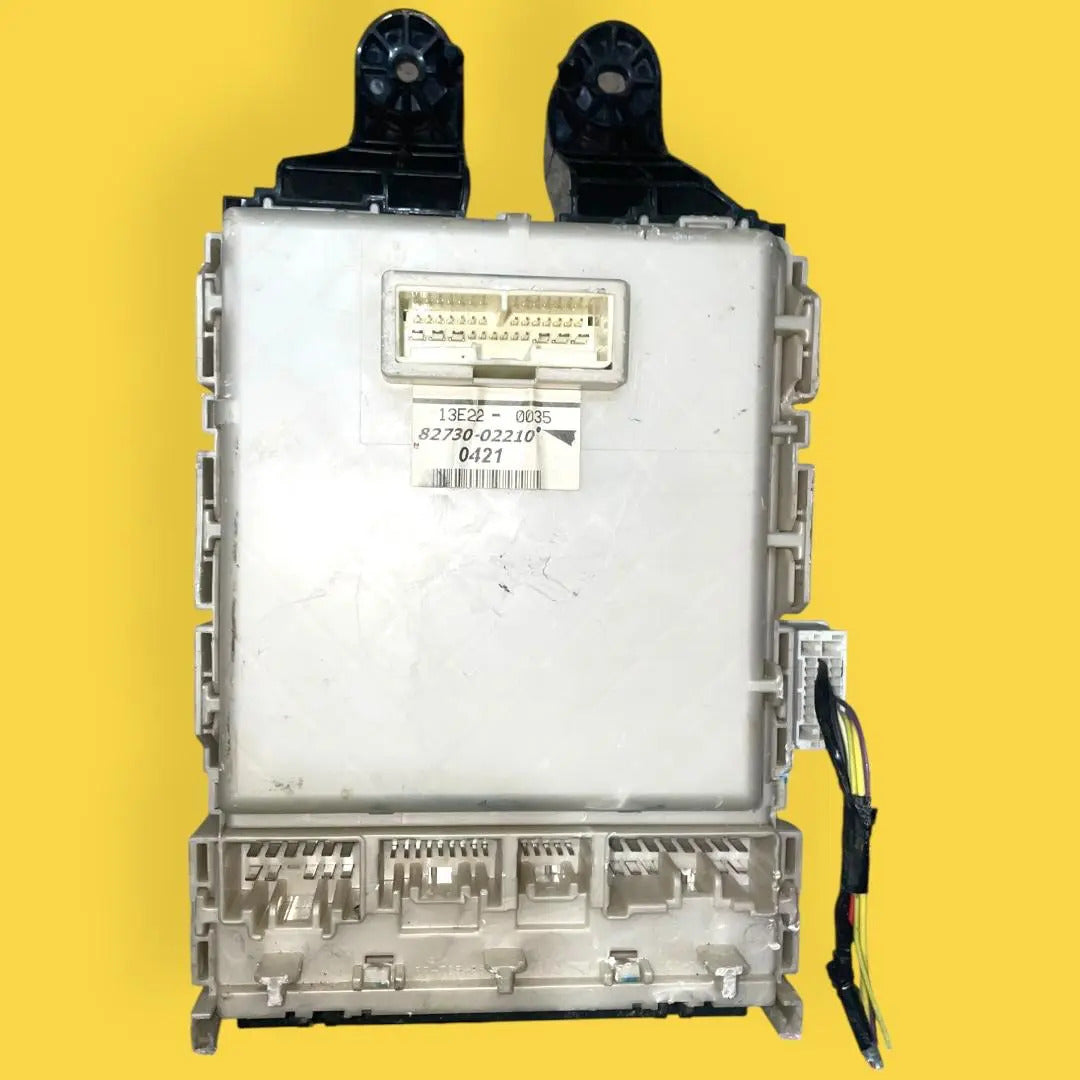 Modulo Caja Fusibles Toyota Corolla Orig. 09-13 8273002210