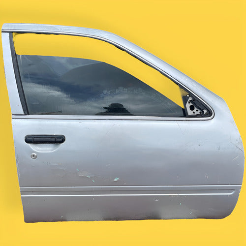 Puerta Delantera Derecha Nissan Sentra Usada Original 95-00 Delantera Derecha Gris