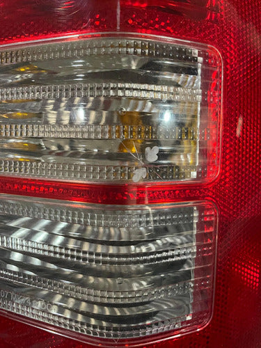 Calavera Derecha Jeep Patriot Usado Original 07-17 C/detalle Derecho/pasajero Rojo