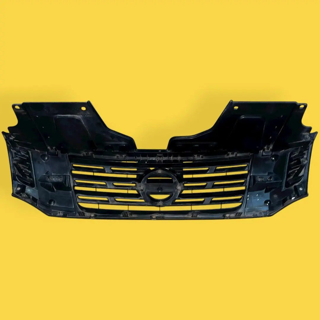 Parrilla Delantera Nissan Np300, Frontier Usado Orig. 16-22 - Negro - Mate