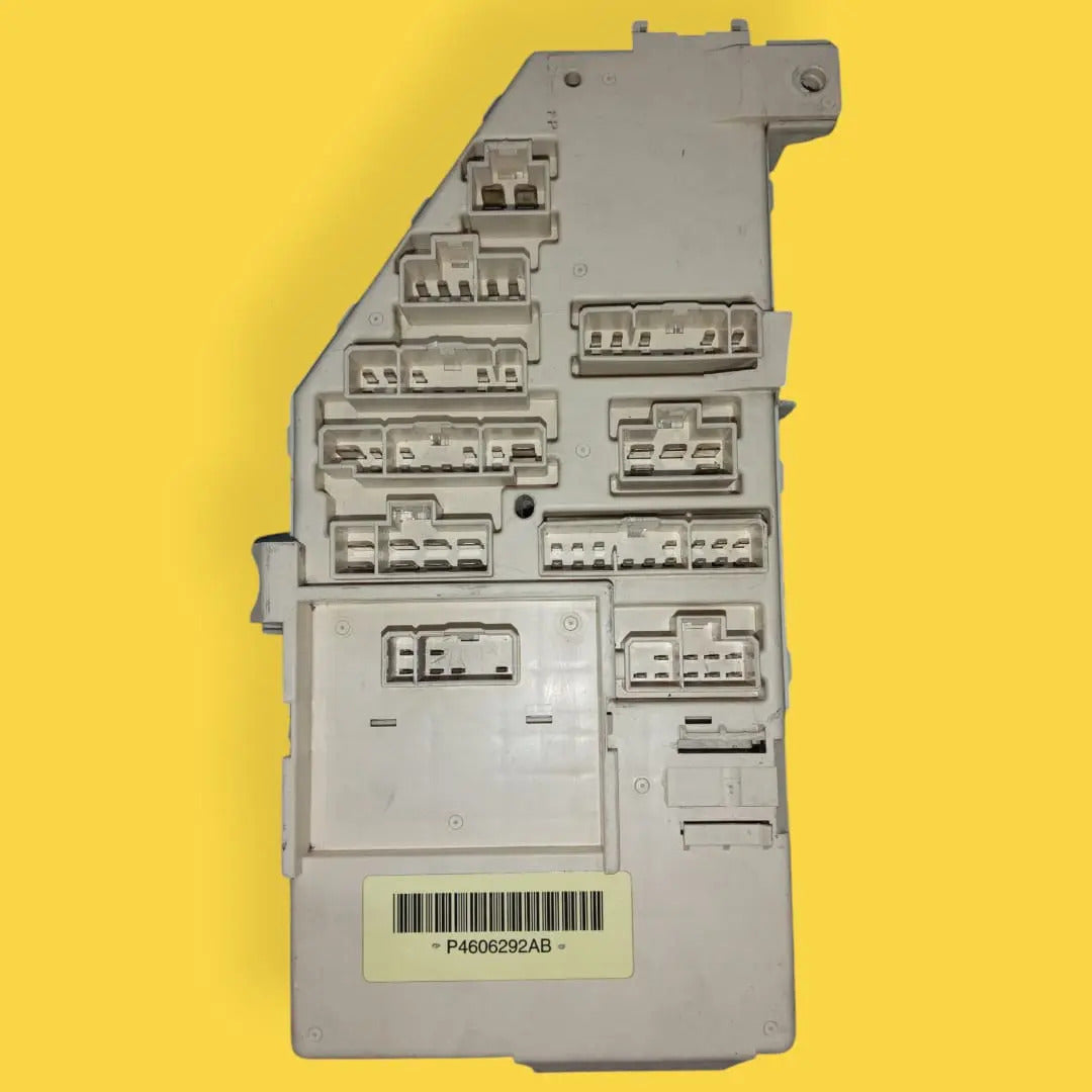 Caja Fusibles Stratus, Cirrus 2.5 Original 95-00 P4606292ab