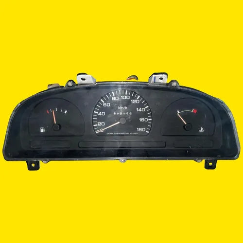 Clúster Velocímetro Nissan D21 2.4 Std. Usada Orig. 97-07 Negro