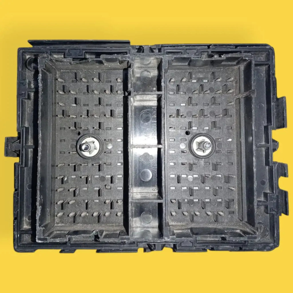 Caja Fusibles Express, Savana Usado Original 03-07 15930142