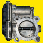 Cuerpo Aceleración Mazda 2, Toyota Yaris R 1.5 Orig. 15-20