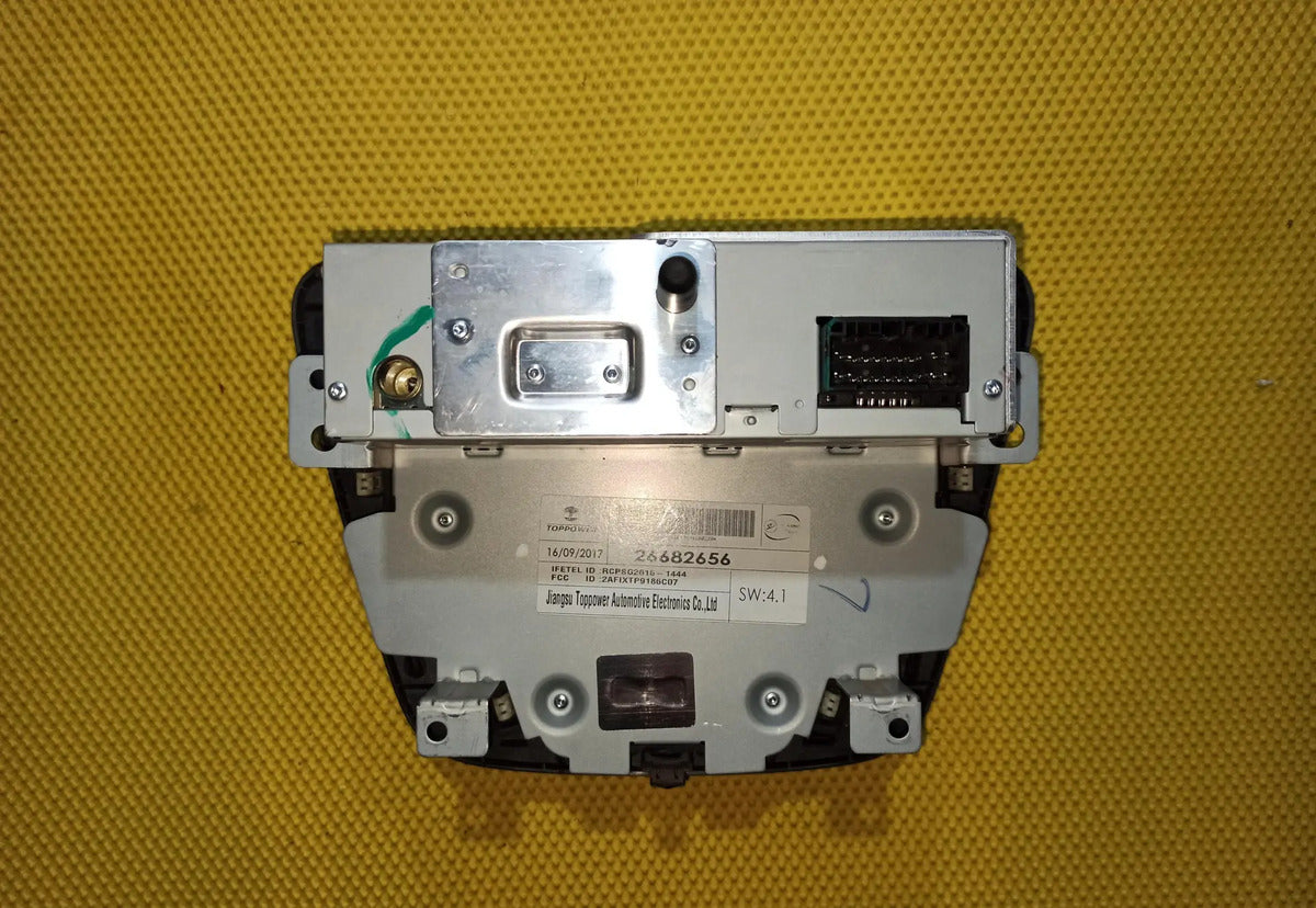 Estereo Pantalla Chevrolet Cavalier Ng 18-19 Usado Original Negro