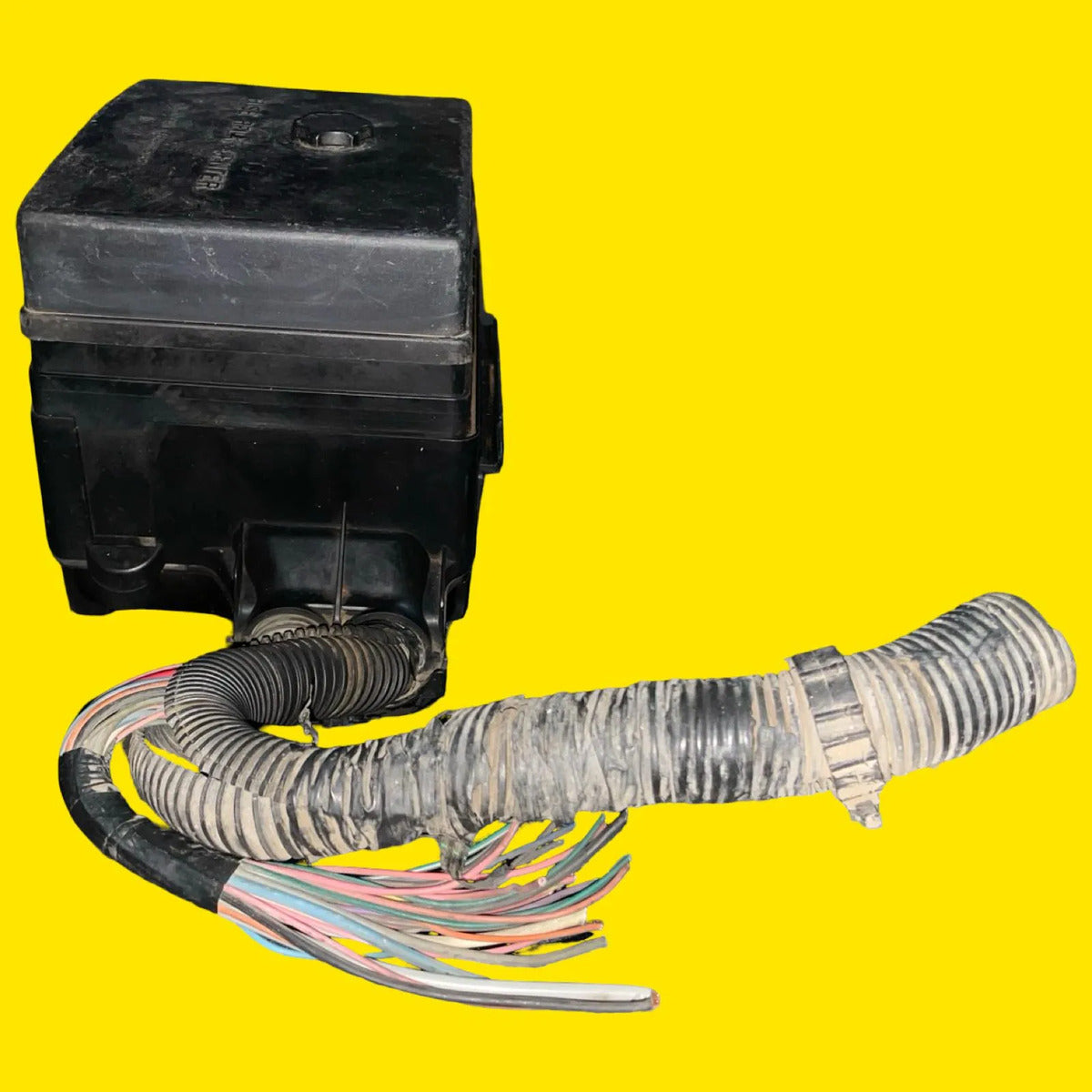 Caja Fusibles Chevrolet Malibu Usado Original 04-07 15356102