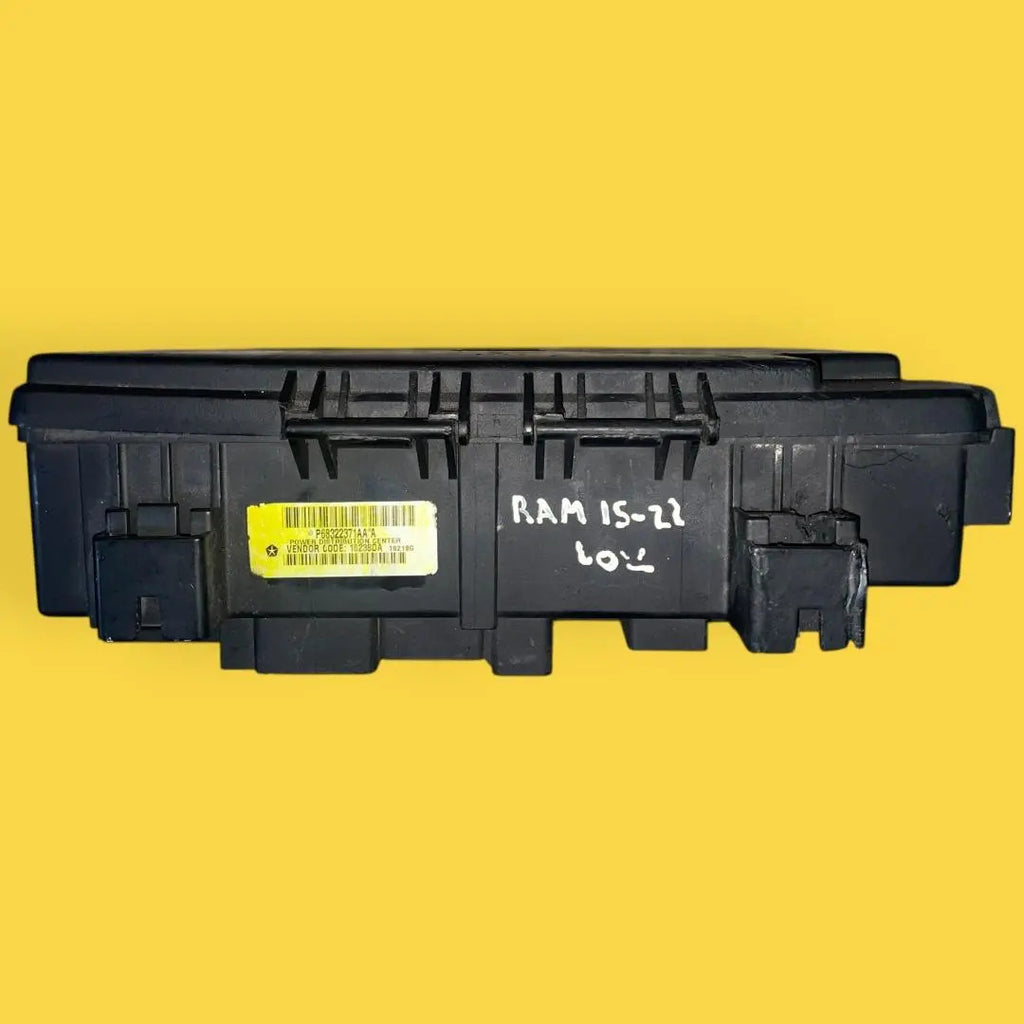Caja Fusibles Ipdm Dodge Ram Usado Orig. 15-22 P68322371aa