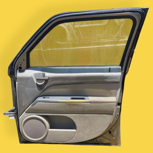 Puerta Delantera Derecha Jeep Patriot Usada Orig. 07-17 Delantera Derecho Plateado
