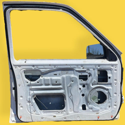 Puerta Izquierda Nissan D21 Pickup Usada Original 87-08 Delantera Izquierdo Blanco