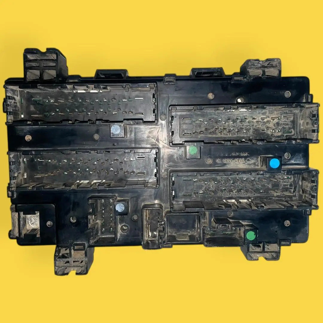 Caja Fusibles Dodge Ram Usado Original 15-20 P68322371ab