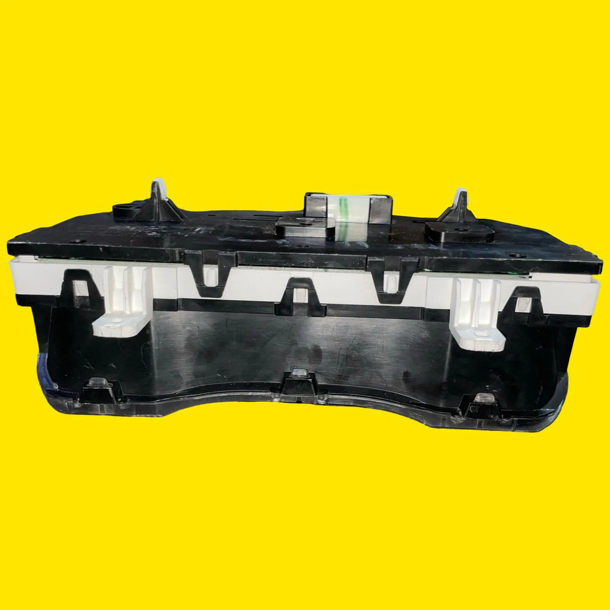 Clúster Velocímetro Nissan Versa/march Std Usado Orig. 12-20 Negro