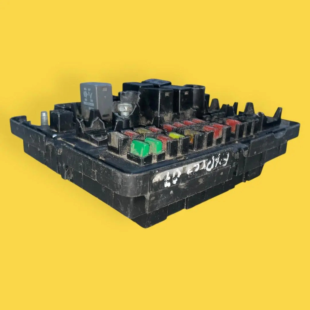 Caja Fusibles Express, Savana Usado Original 03-07 63563208