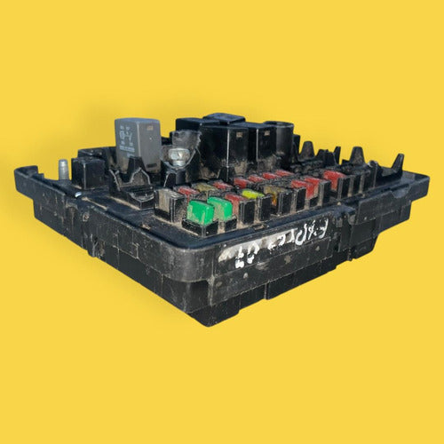 Caja Fusibles Express, Savana Usado Original 03-07 63563208