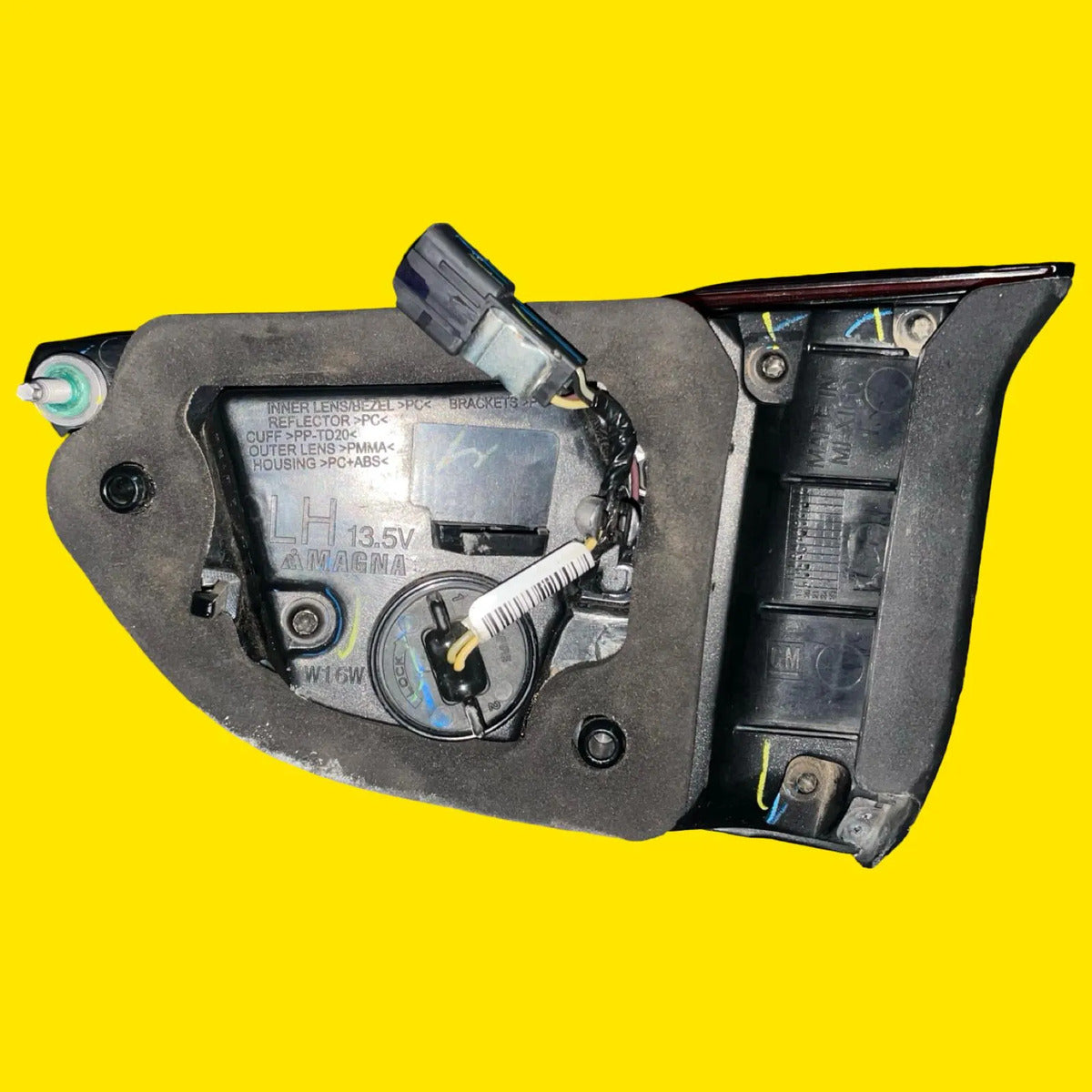Inter Calavera Izquierda Chevrolet Onix Usado Orig. 20-25 Izquierdo/conductor Rojo