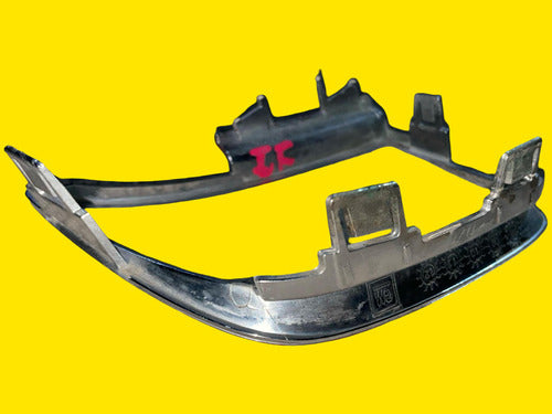 Moldura Cromo Calavera Derecha Chevrolet Camaro Orig. 10-13