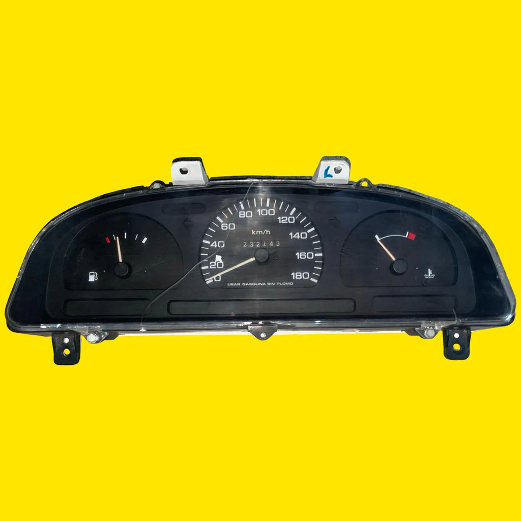 Clúster Velocímetro Nissan D21 2.4 Std. Usada Orig 97-07 Negro