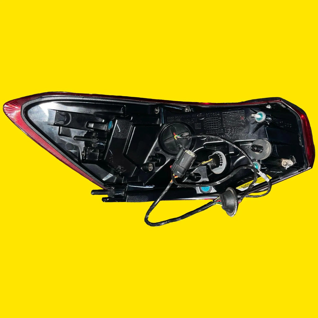 Calavera Derecha Chevrolet Onix Usado Orig. 20-25 Derecho/pasajero Rojo