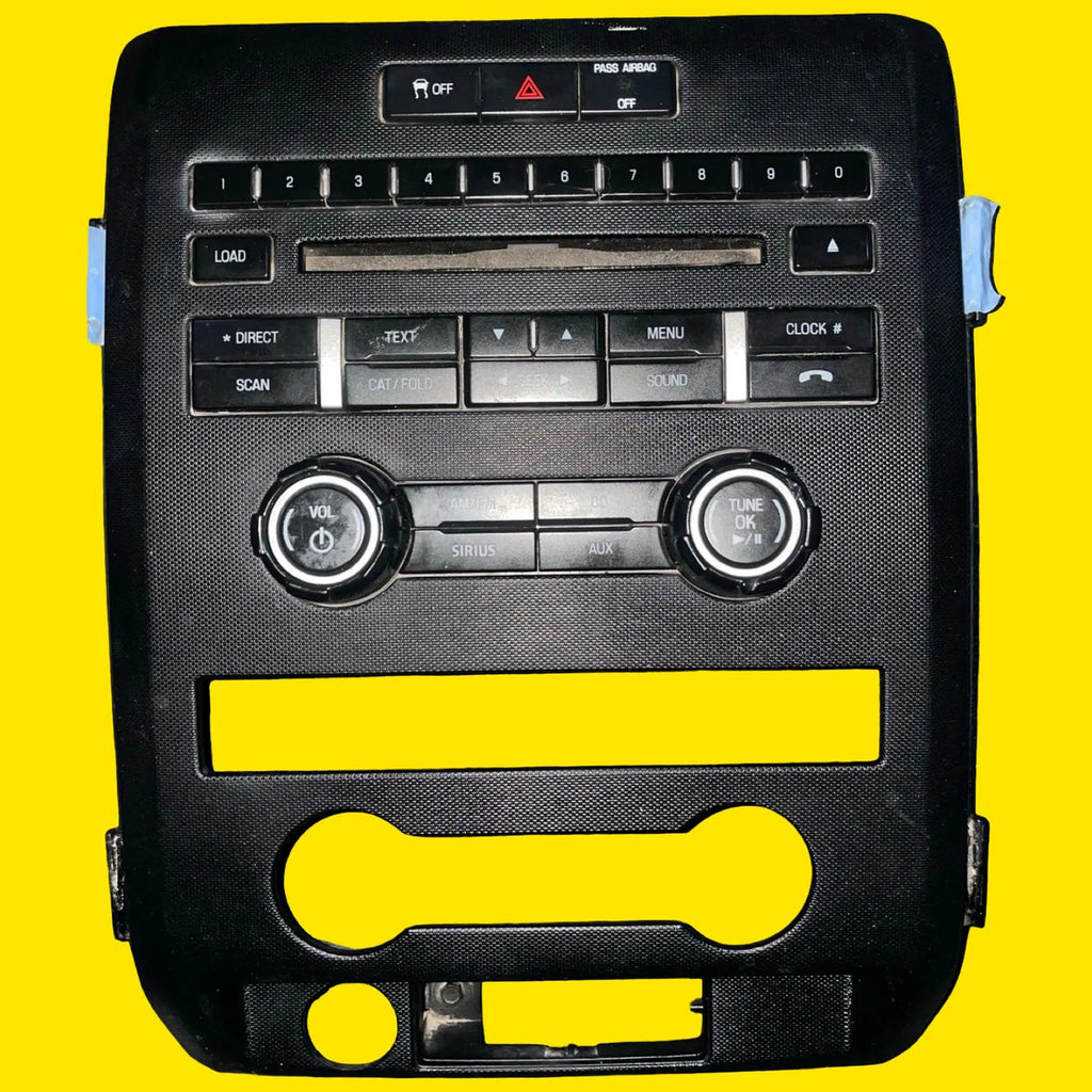 Caratula Bisel Radio Central F-150/lobo Usado Original 09-14