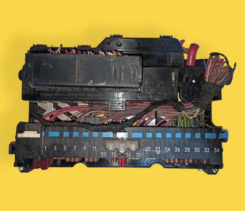 Caja De Fusibles Para Bmw 330xi 01-06 Usado Original