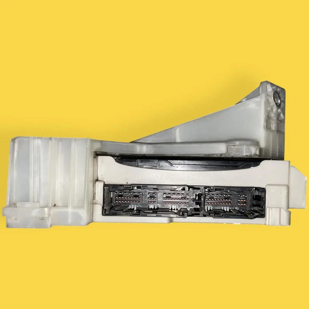 Modulo Caja Fusibles Toyota Rav4 Hybrid 19-22 8273042890a