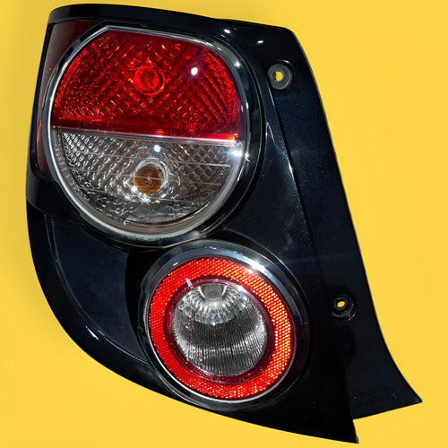 Calavera Izquierda Chevrolet Sonic Usado Original 12-16 Izquierdo/conductor Rojo