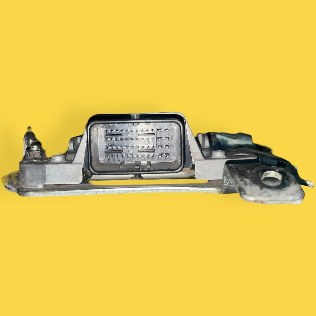 Computadora Tcm Versa, March 1.6 Usado Orig 12-22 310f69ka1a