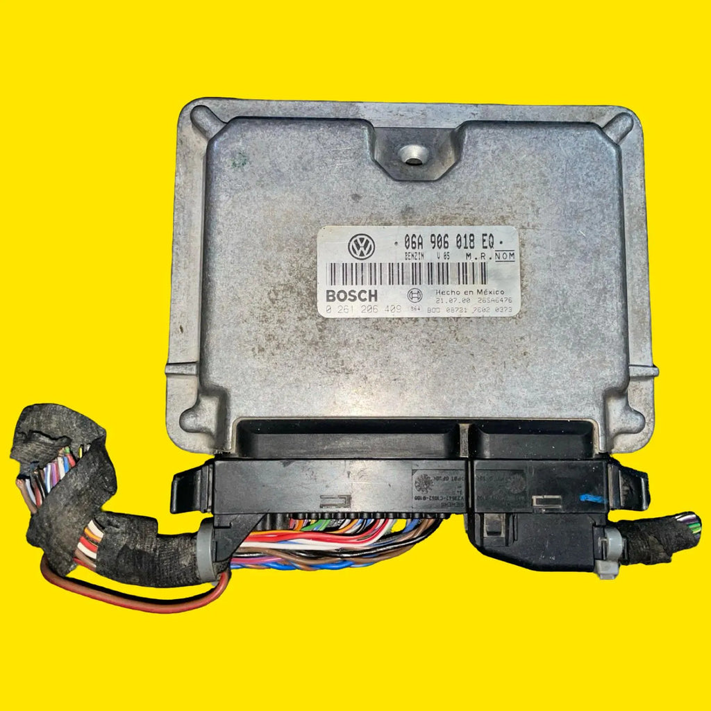 Computadora Motor Vw Beetle 2.0 Autm. 00-01 06a906018eq