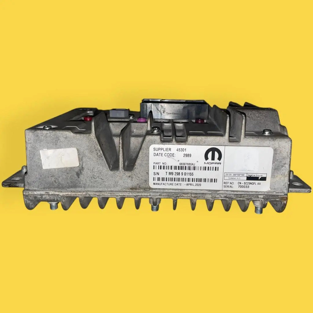 Modulo Radio/multimedia Dodge Ram Orig. 19-23 68307655aj Plateado