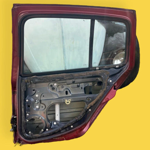 Puerta Trasera Derecha Clio, Platina Usada Original 02-10 Trasera Derecha Rojo