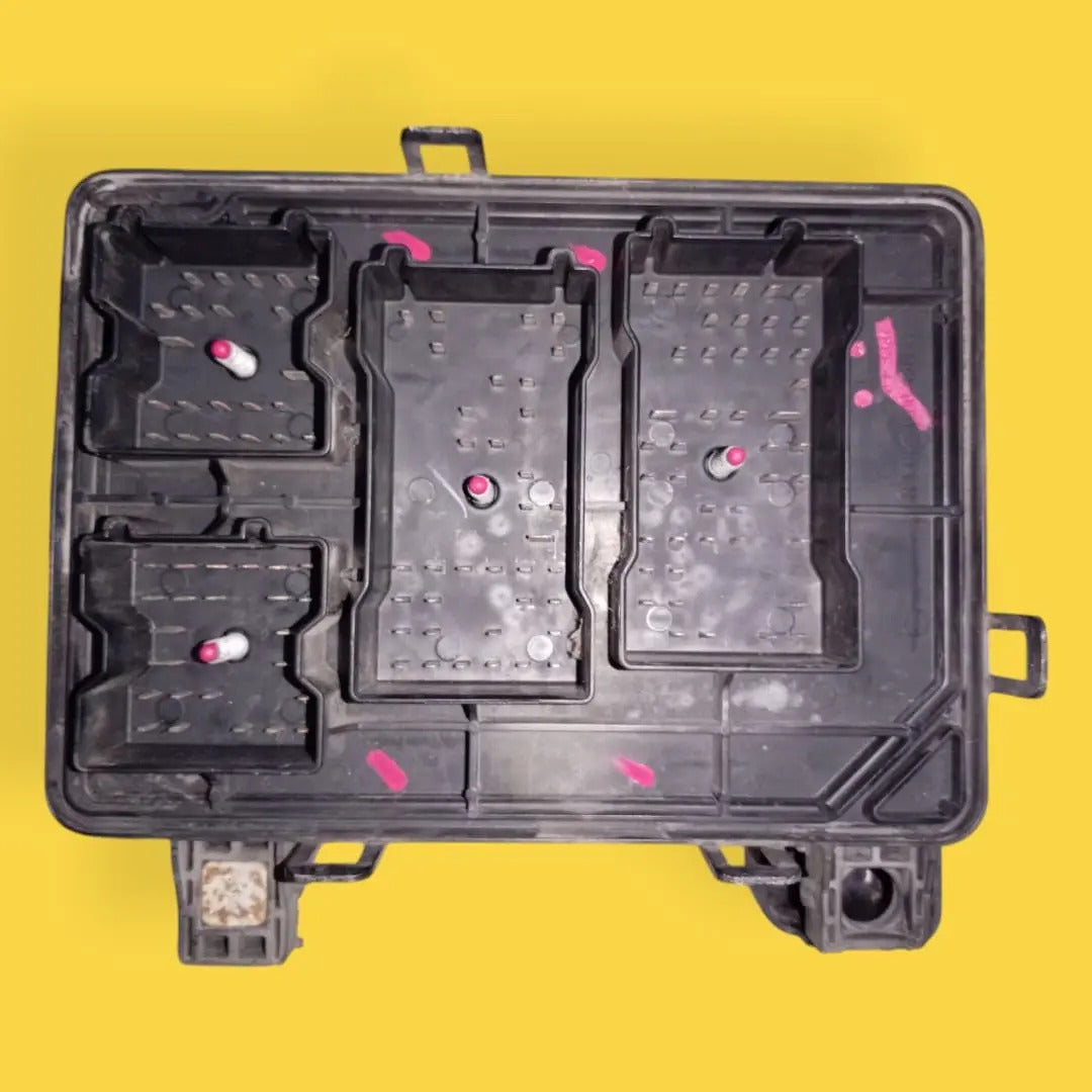 Caja Fusibles Solstice, Sky 2.4 Usado Original 05-10