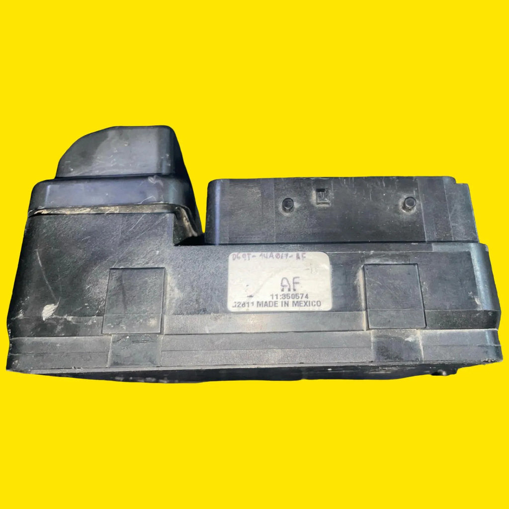 Caja Fusibles Ford Fusión Usado Original 13-17 Dg9t14a067af