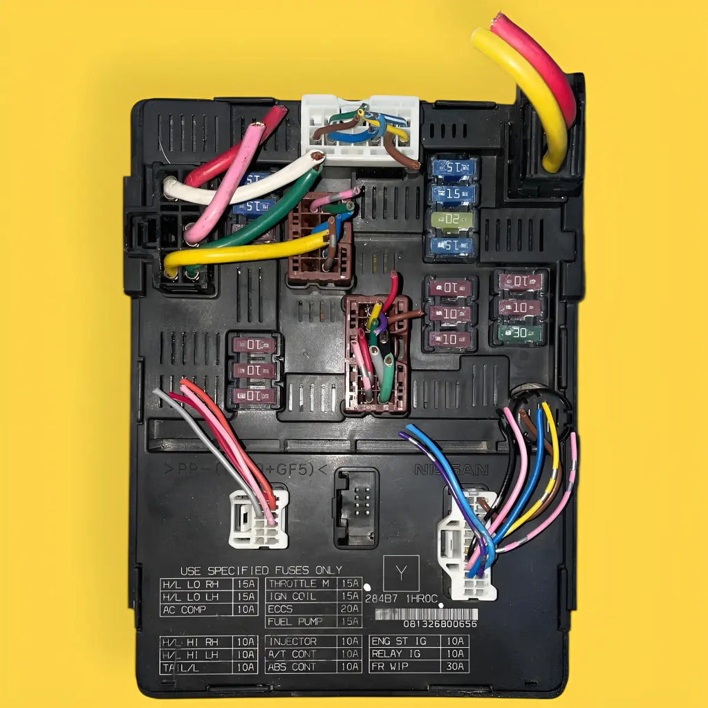 Caja Fusibles Ipdm Versa, Note Usado Orig. 13-19 284b71hr0c