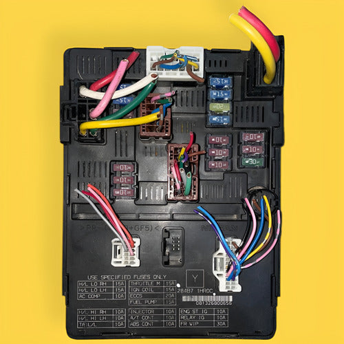 Caja Fusibles Ipdm Versa, Note Usado Orig. 13-19 284b71hr0c