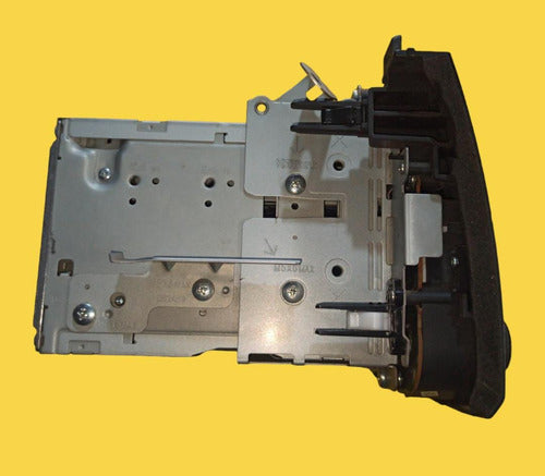 Estereo De Agencia Mazda3 10-13 Usado Original