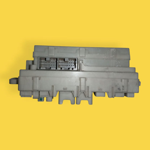 Caja De Fusibles Mirage, Attitude Usado Original 15-21