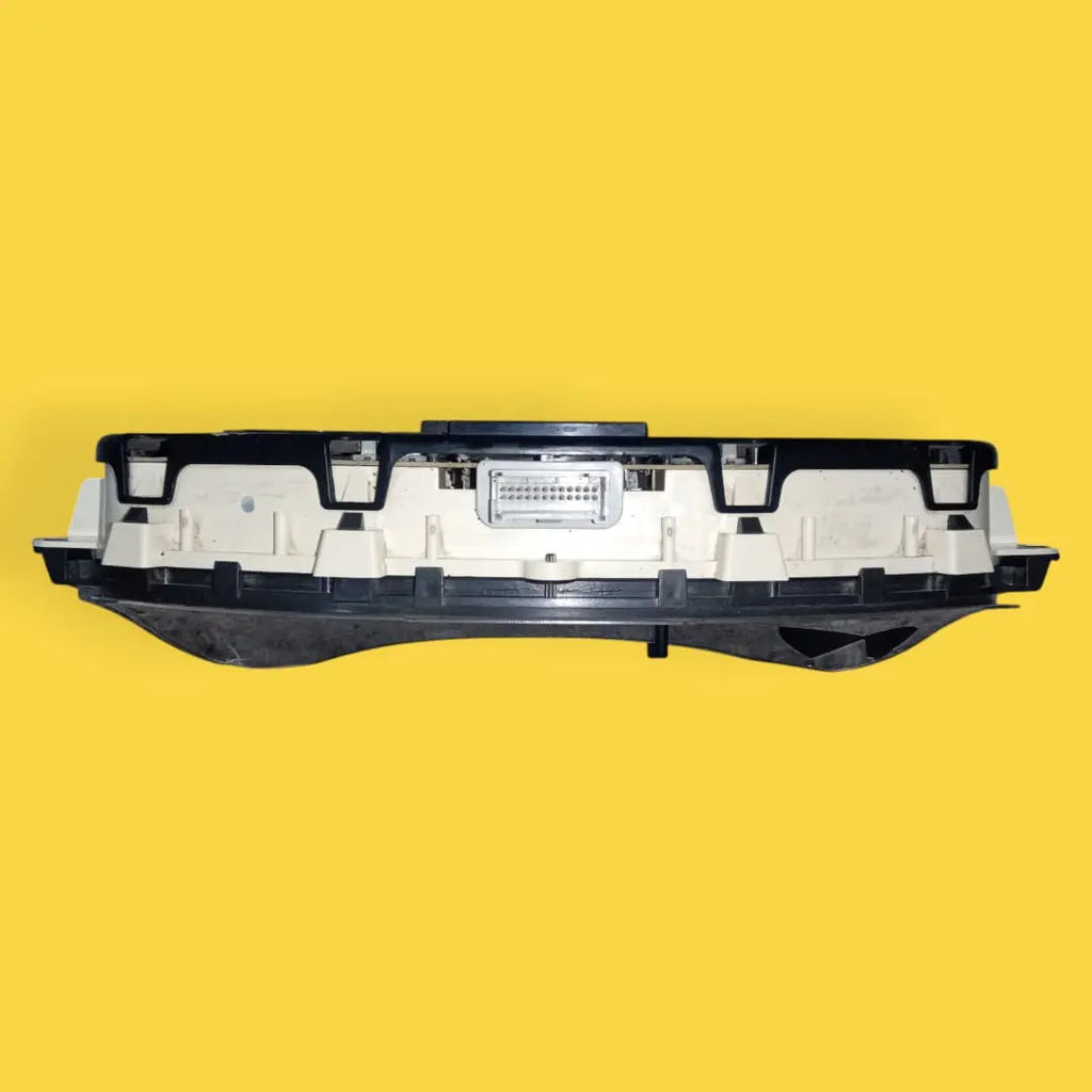 Clúster Velocímetro Silvereado/sierra Autm. Usado Orig 99-06 Negro