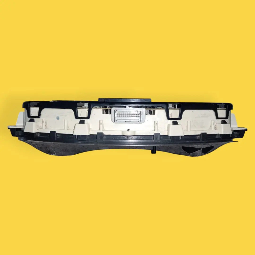 Clúster Velocímetro Silvereado/sierra Autm. Usado Orig 99-06 Negro