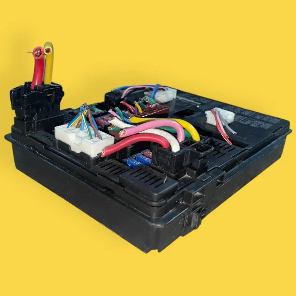 Caja Fusibles Ipdm Versa, Note Usado Orig. 13-19 284b71hr0c