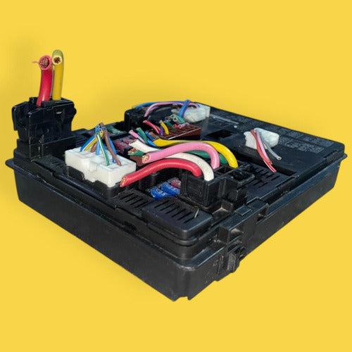 Caja Fusibles Ipdm Versa, Note Usado Orig. 13-19 284b71hr0c