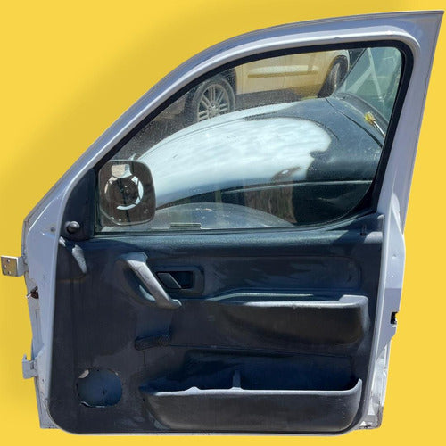 Puerta Derecha Peugeot Partner Detalle Usada Original 05-12 Delantera Derecha Blanco
