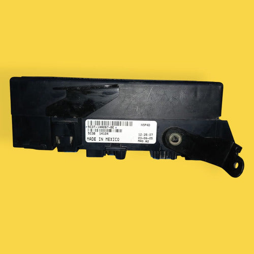 Caja Fusibles Ford Sd F250/f350/excursion Usado Orig. 05-07