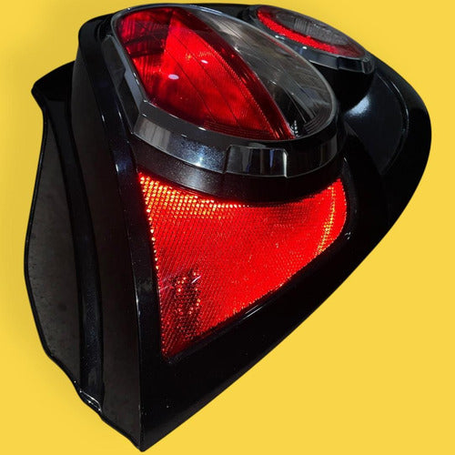 Calavera Izquierda Chevrolet Sonic Usado Original 12-16 Izquierdo/conductor Rojo
