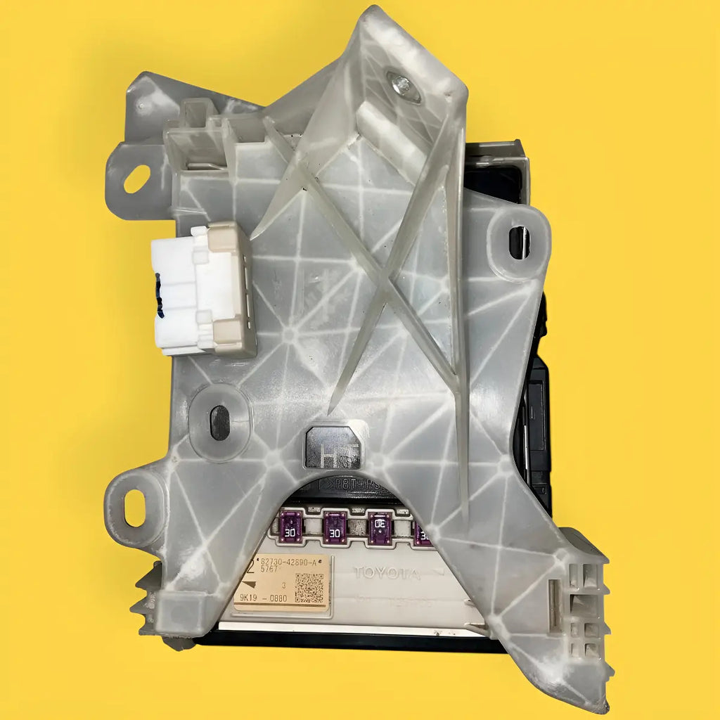 Modulo Caja Fusibles Toyota Rav4 Hybrid 19-22 8273042890a