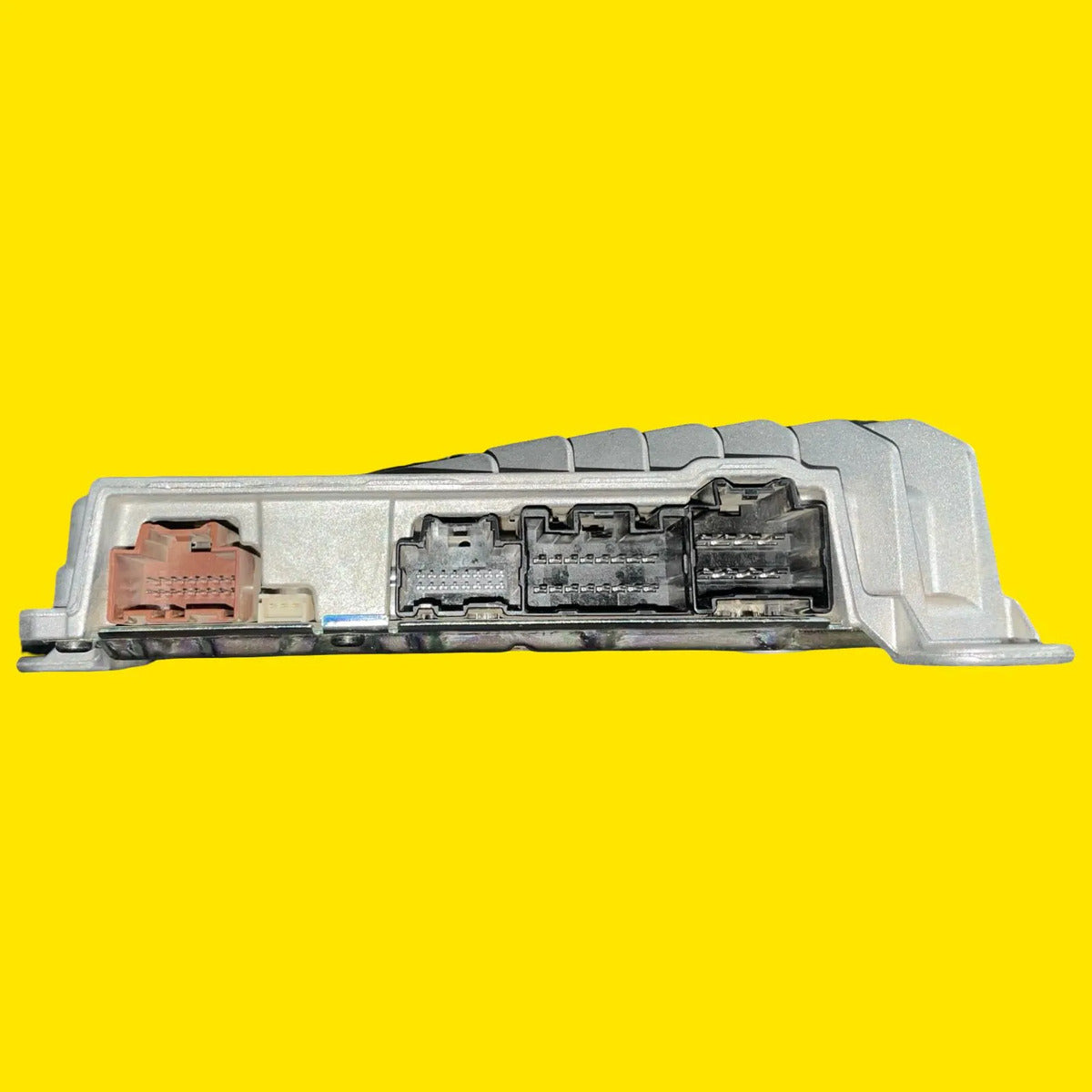 Amplificador Bose Sierra, Silverado Orig. 19-24 84499331 Gris