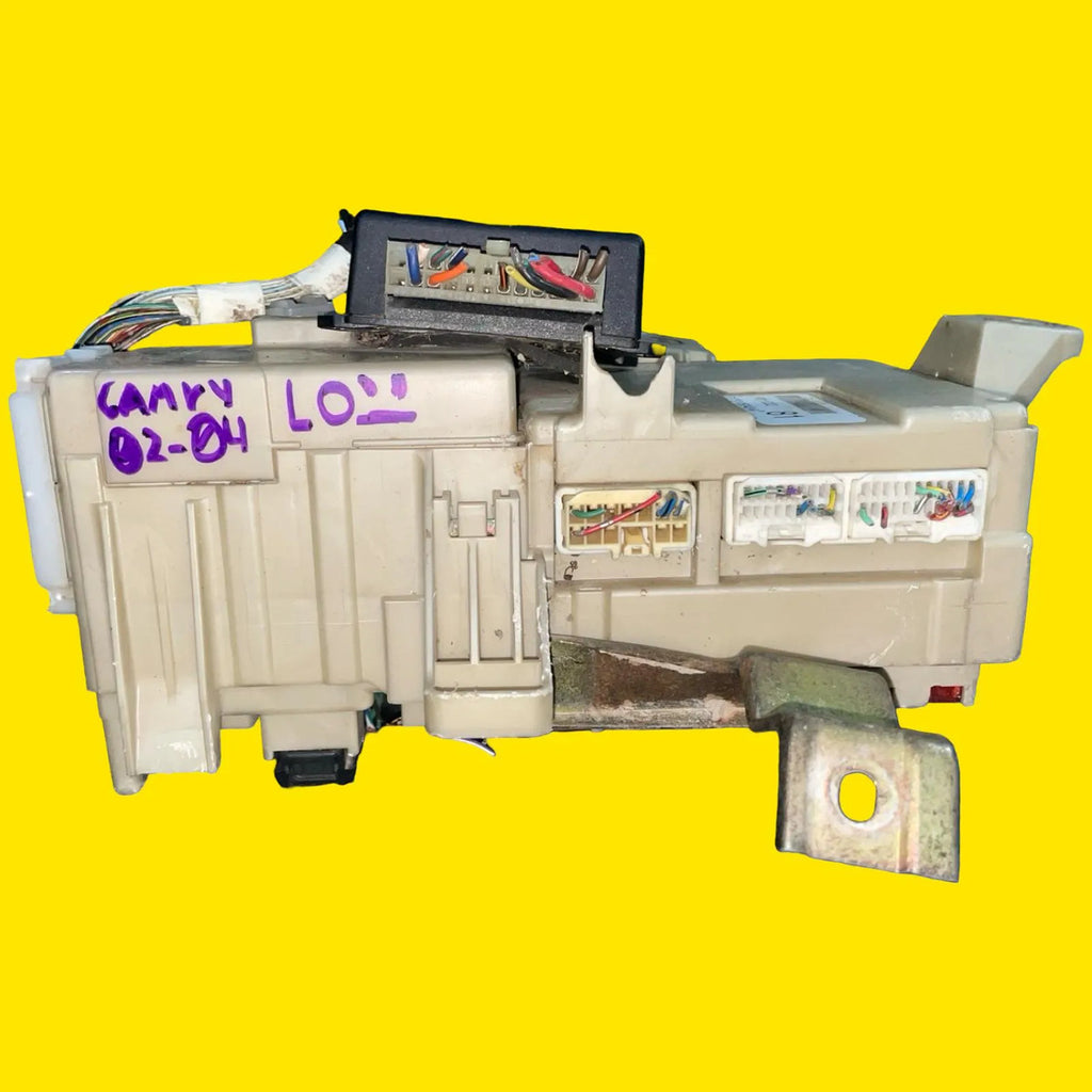 Caja Fusibles Interior Toyota Camry Orig. 02-04 8273006040a