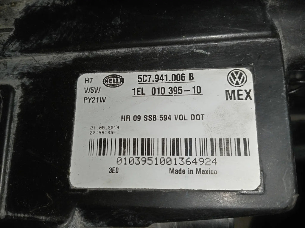 Faro Derecho Para Vw Jetta Mk6 Usado Original C/detalle Mica Derecho