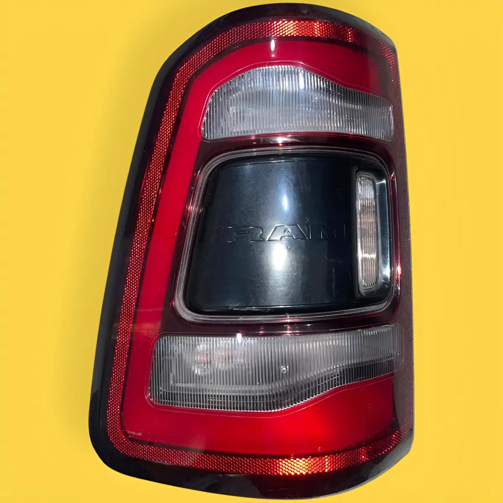 Calavera Izquierda Dodge Ram Usado Original 19-24 Izquierdo/conductor Rojo