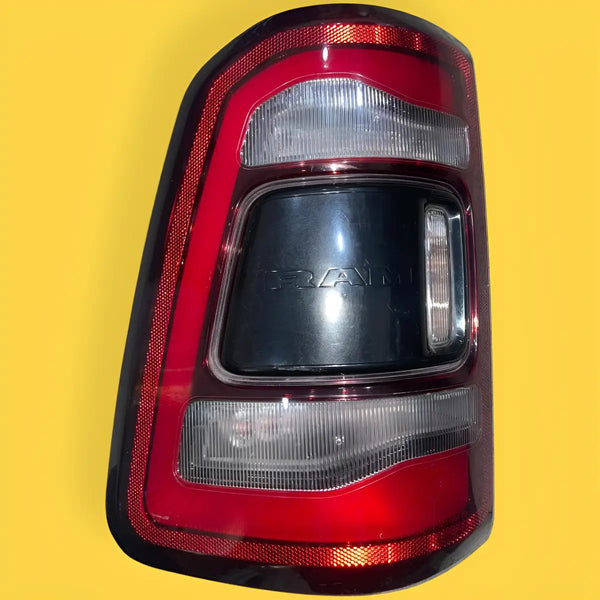 Calavera Izquierda Dodge Ram Usado Original 19-24 Izquierdo/conductor Rojo