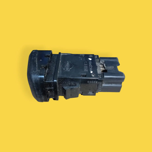 Botón Switch Intermitentes Nissan Sentra Usado Orig. 00-06 Negro